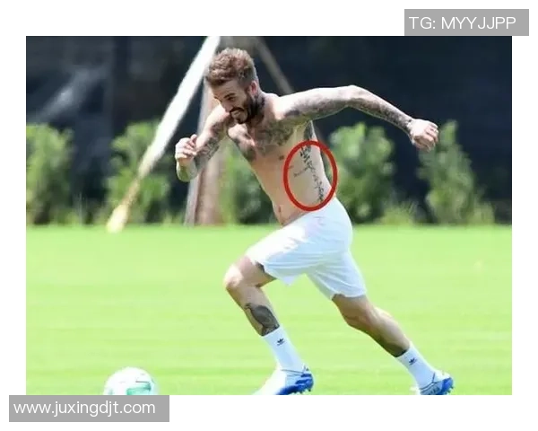 揭秘那些足球明星中没有腹肌的意外人物与他们的健身秘密